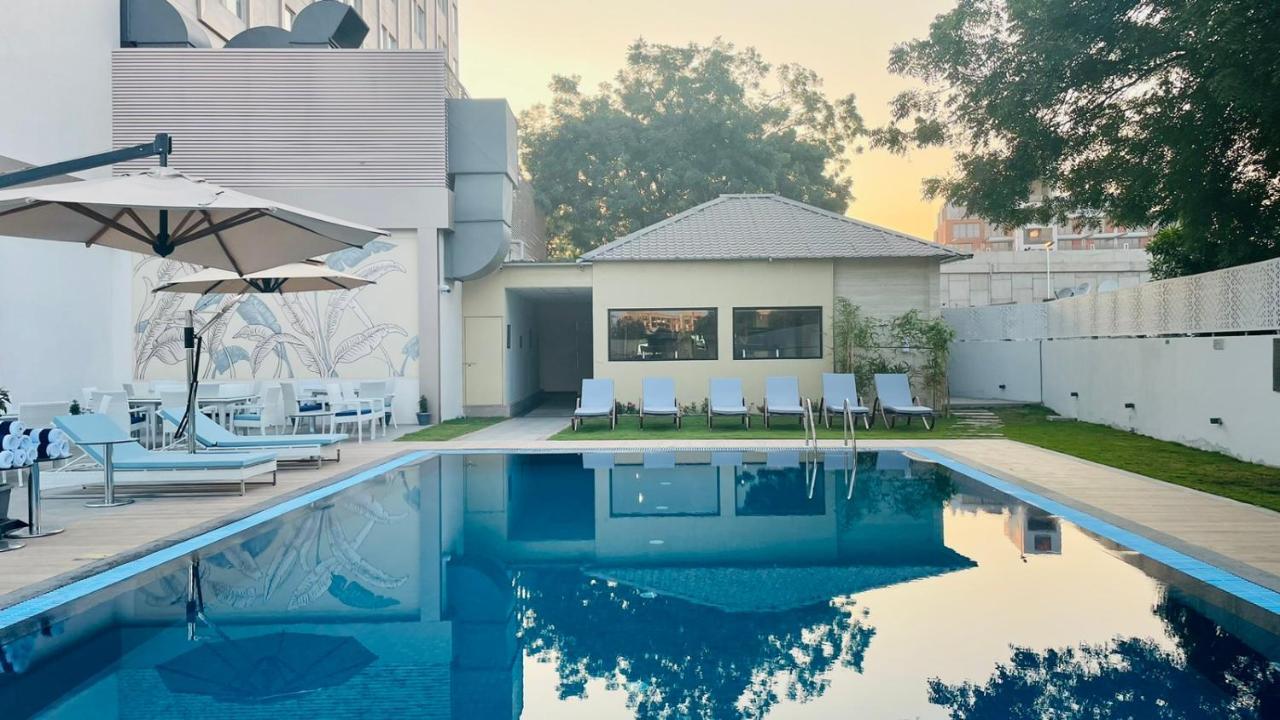 Vivanta Ahmedabad SG Highway Exterior foto